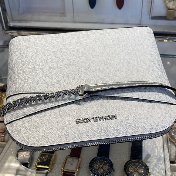 Michael Kors Jet Set Travel Medium Signature Logo Dome Crossbody Satchel Bag
NWT - Picture 6 of 16